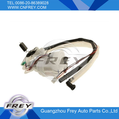 E85 N42 N46 Plastic Valve Cover , 11127568582 Car Engine Spare Parts